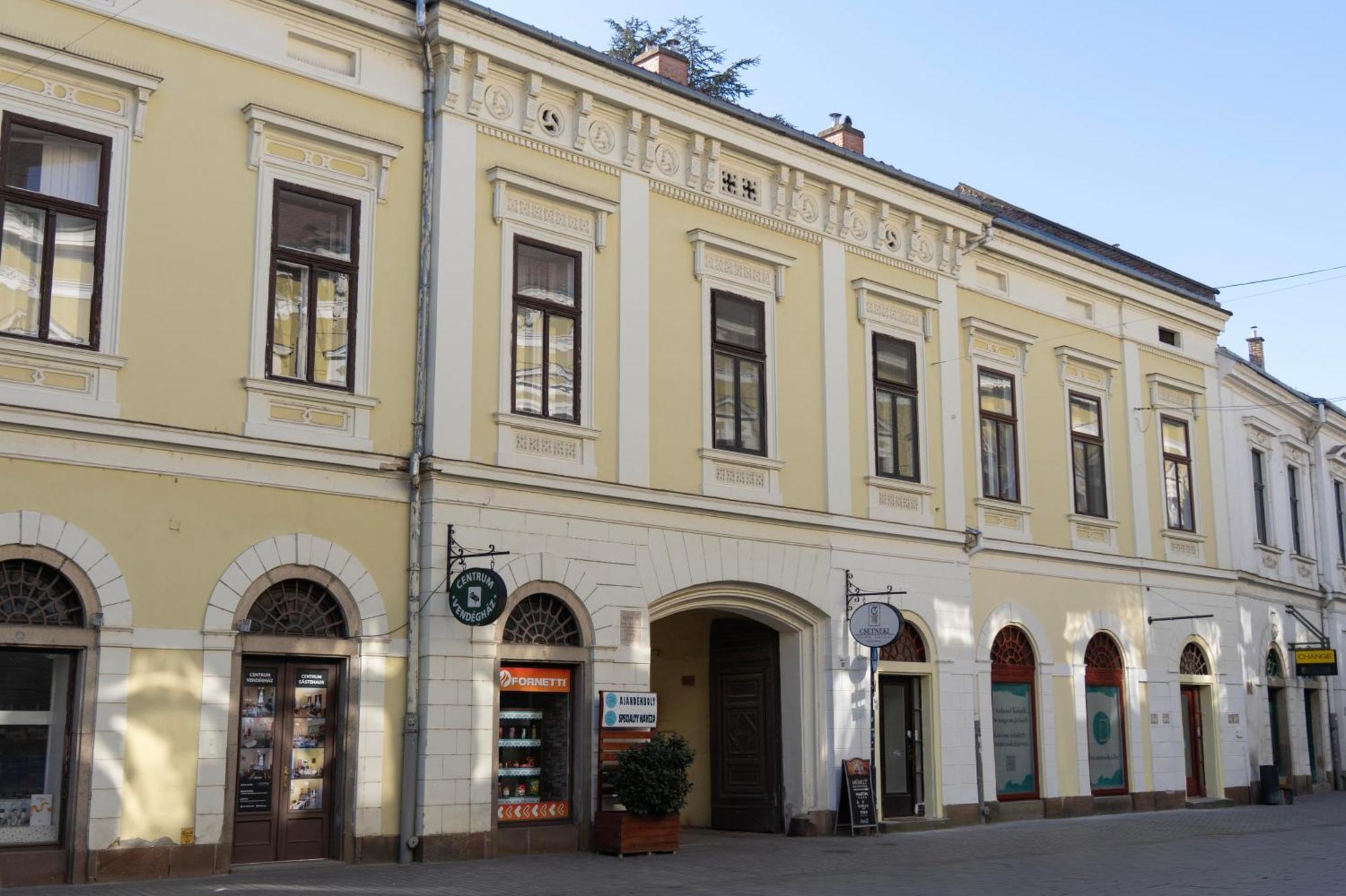 Centrum Vendeghaz Έγκερ Εξωτερικό φωτογραφία
