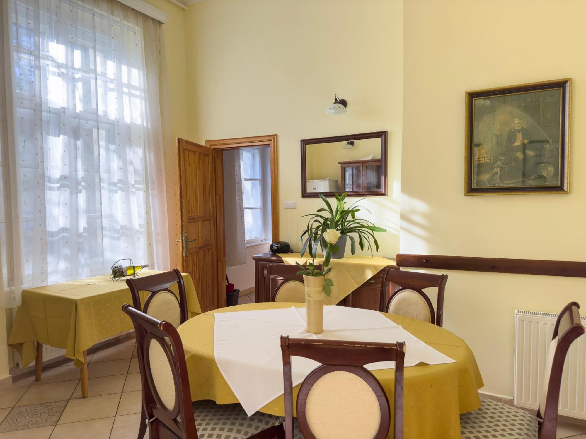 Centrum Vendeghaz Έγκερ Εξωτερικό φωτογραφία