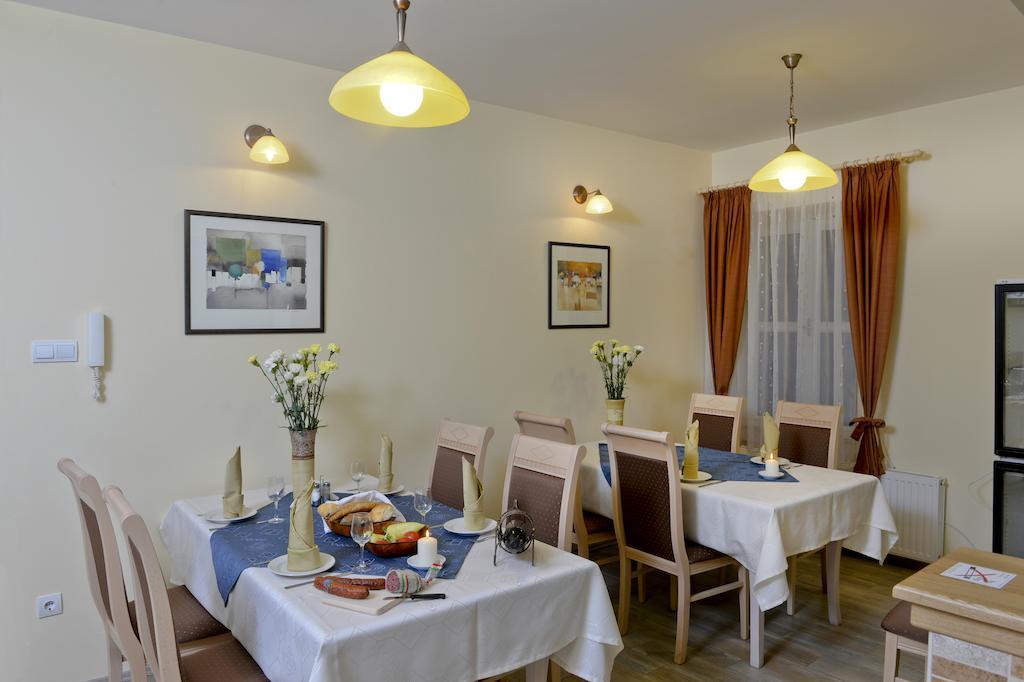 Centrum Vendeghaz Έγκερ Εξωτερικό φωτογραφία